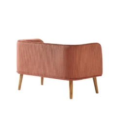 Bank van hout met terracotta fluweel