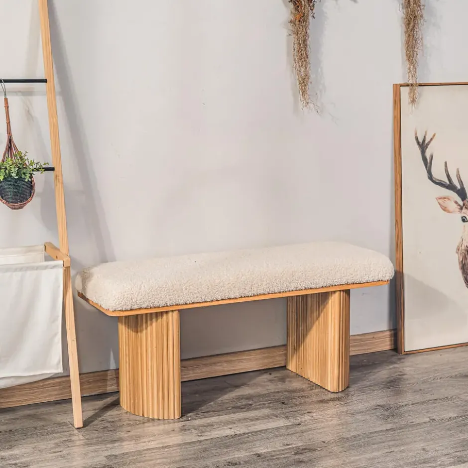 Bank van massief hout en witte lussen
