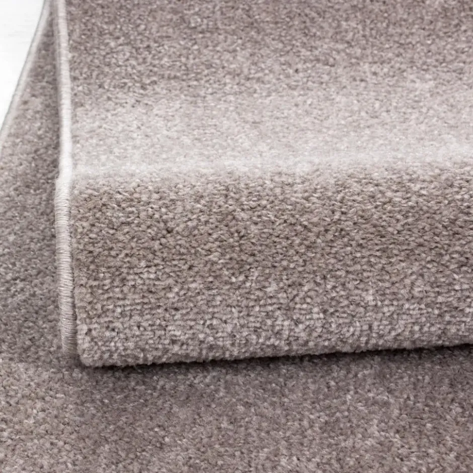Basics Effen Vloerkleed Beige Laagpolig - 140x200 CM