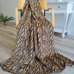 Bellatio design Plaid fleece deken - tijger print - 120 x 160cm