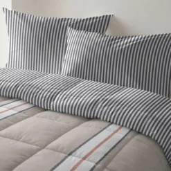 Byrklund - Dekbed zonder overtrek Lined Up - 140x200 cm - Zand / Antraciet