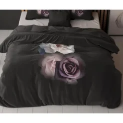 Dekbedovertrek Midnight Rose 240x220 – Zacht & Ademend – Incl. 2 Kussenslopen