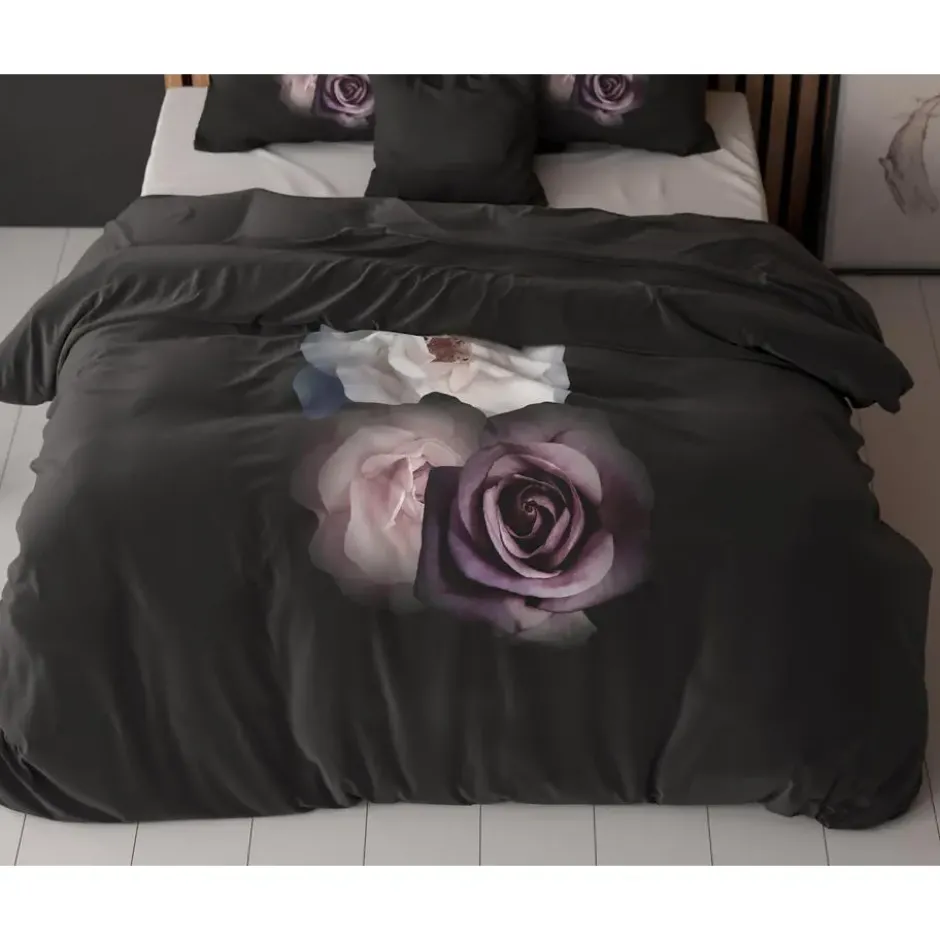 Dekbedovertrek Midnight Rose 240x220 – Zacht & Ademend – Incl. 2 Kussenslopen