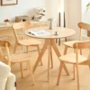Eettafel voor 4 personen van massief grenen D90