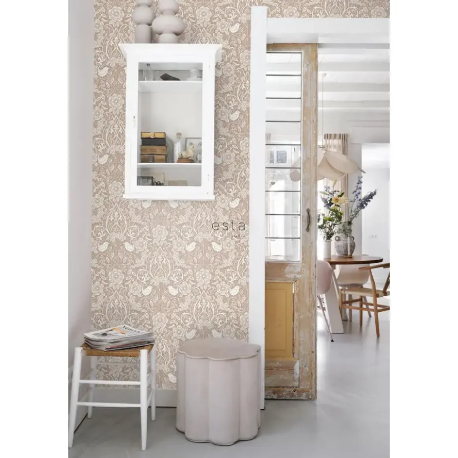ESTAhome behang bloemen en vogels in art nouveau stijl nude kleur en wit