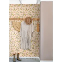 ESTAhome behang bloemen zacht roze, okergeel en vergrijsd groen - 50 x 900 cm