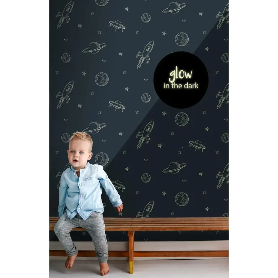 ESTAhome glow-in-the-dark behang planeten in de ruimte donkerblauw
