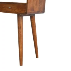 Gebogen Kastanje Sidetable met Open Sleuf