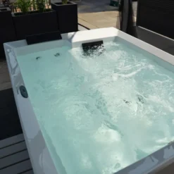 HOME DELUXE Outdoor whirlpool NIMBUS DELUXE PURE – zonder trap en thermodeksel