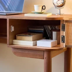 Houten Bureau met 2 Deuren