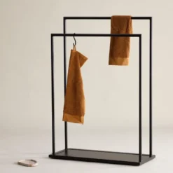 Kledingrek Zwart Metaal - 70x30x100cm - Alva