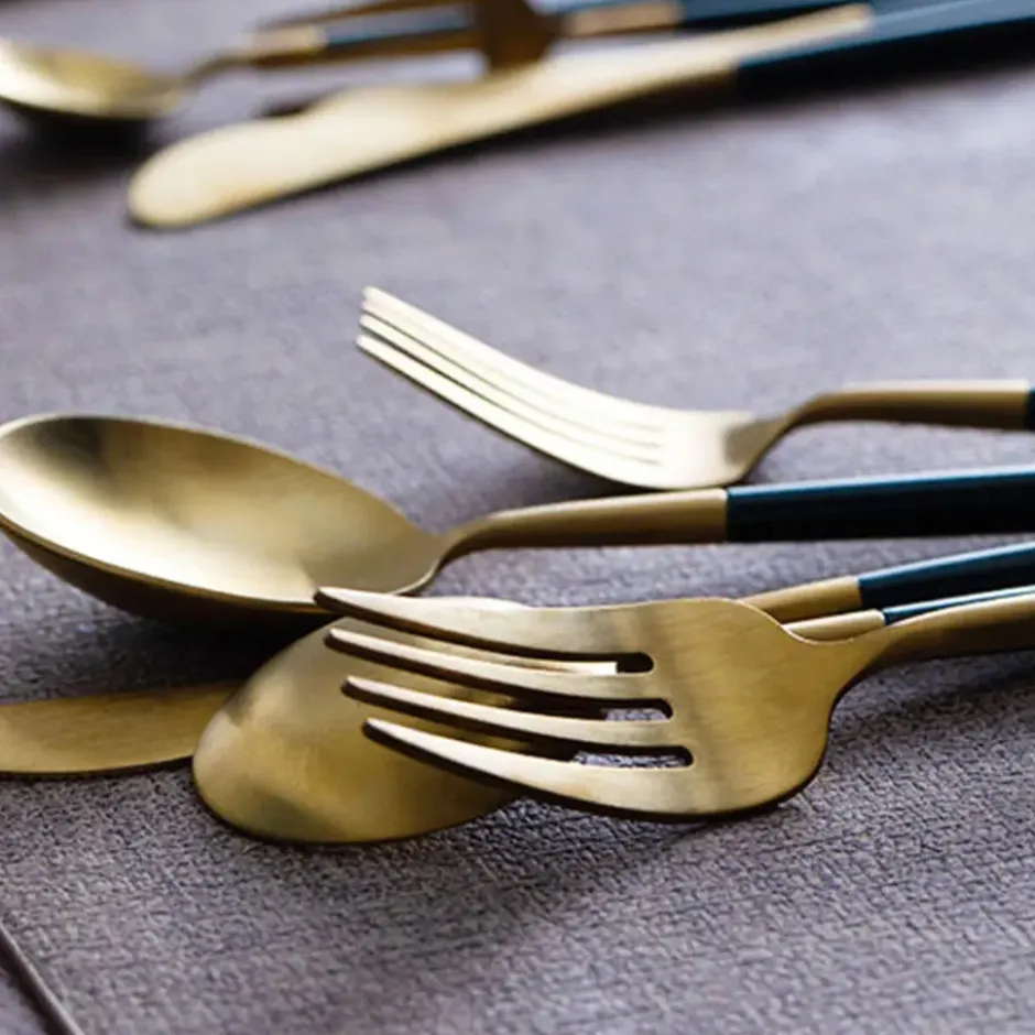 Krumble Bestekset (rond) - 24 delig - 6 persoons - Goud en zwart