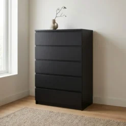 Ladekast - 5 Lades - Mat Zwart Hout - 77x50x111cm - Ylva