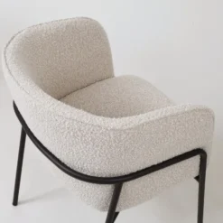 Nolon Josefien Eetkamerstoel Bouclé Beige - Armleuning - Zwarte Poten