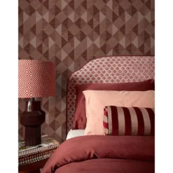 Origin Wallcoverings behang grasweefsel in grafisch 3D motief bordeaux rood
