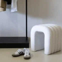 Poef Bouclé Beige - Zithoogte 45 cm - Japandi Stijl