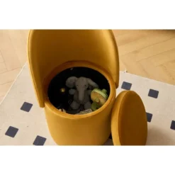 Poef met rugleuning en opbergruimte in geel fluweel.