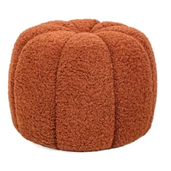 Poef met terracotta krullen en houten basis