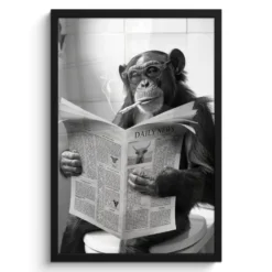 Poster met lijst 40x60 cm Aap - WC - Krant - Zwart wit - Humor