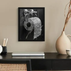 Poster met lijst 30x40 cm WC - Toilet papier - Zwart wit - Glitters