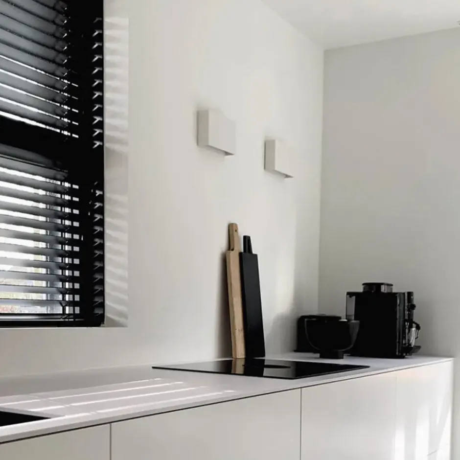 Qazqa up‑ en downlight lamp otan wit