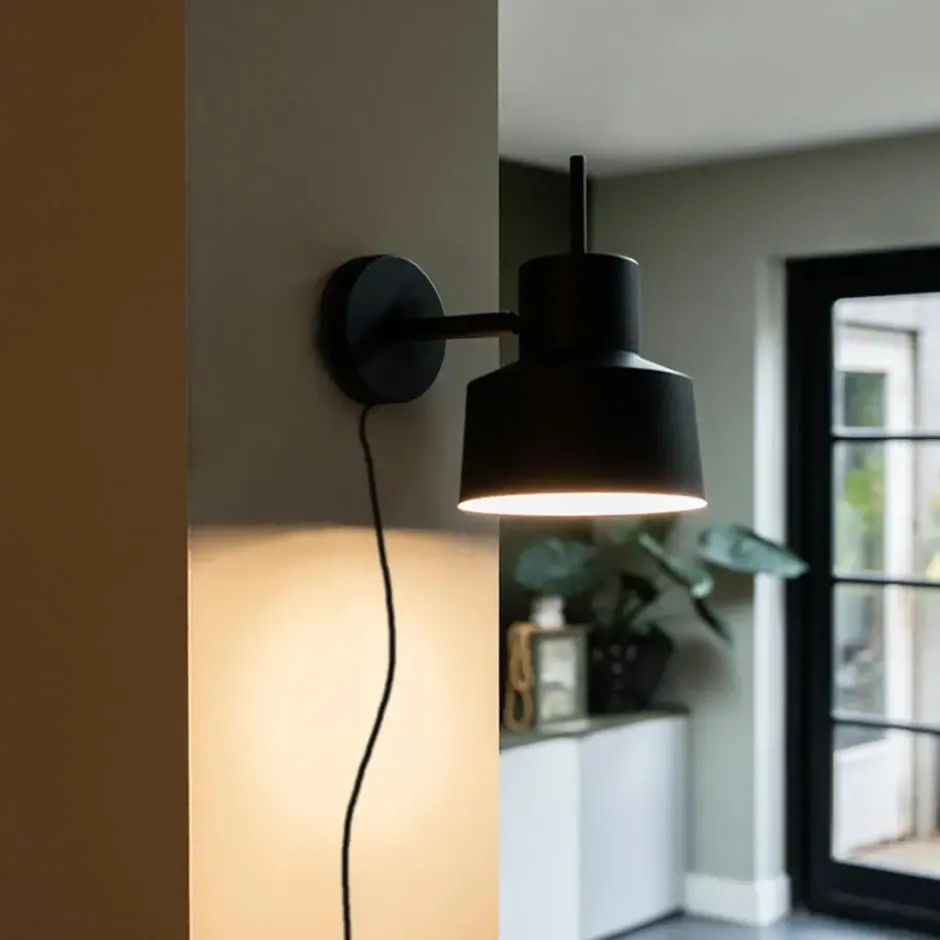 Qazqa wandlamp chappie zwart e27