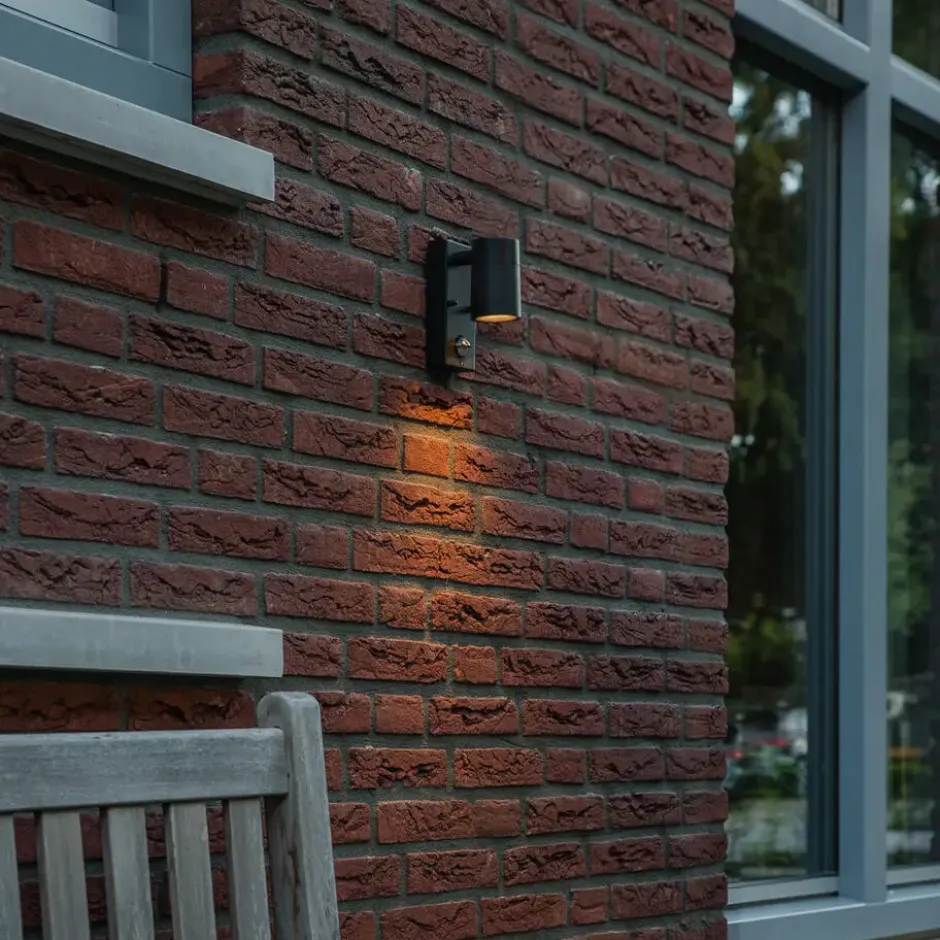Qazqa wandlamp met bewegingssensor solo zwart gu10