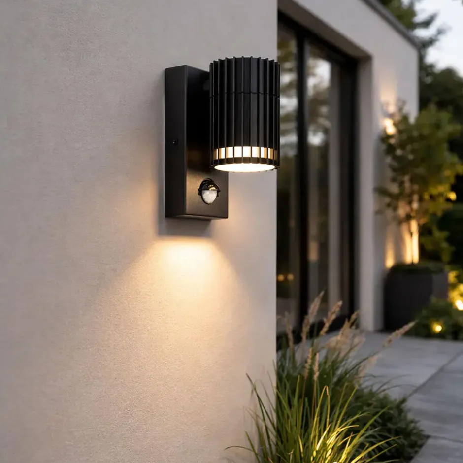 Qazqa wandlamp met bewegingssensor boris zwart gu10