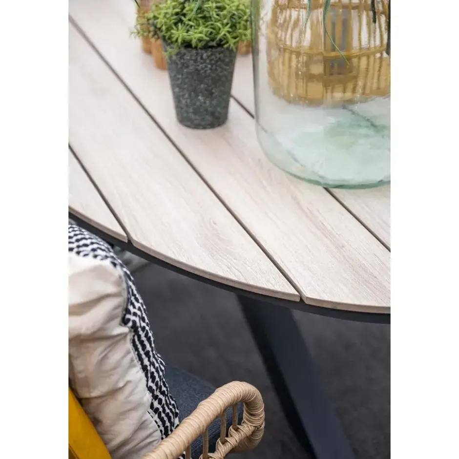 Ronde 4-persoons tuinset - Edison tafel - 4 Margriet stoelen
