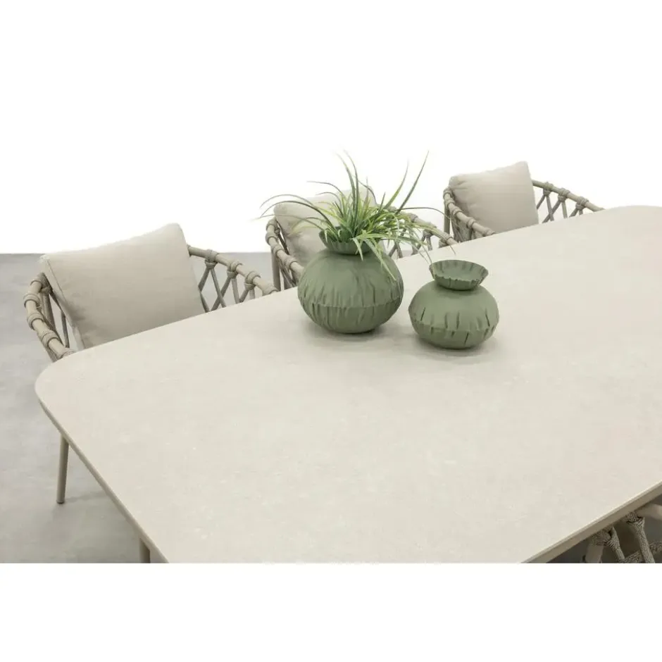 Sara/Soreno deens ovale tuinset 240x110 cm. - Latte
