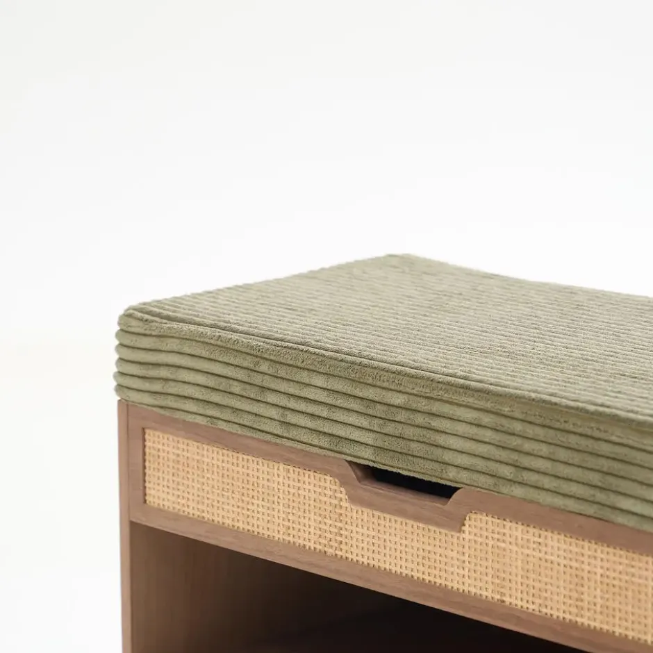 Schoenenrek van hout en groene ribfluweel
