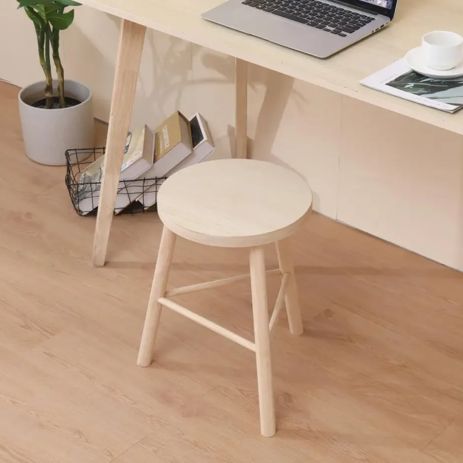 Tabouret van massief grenen