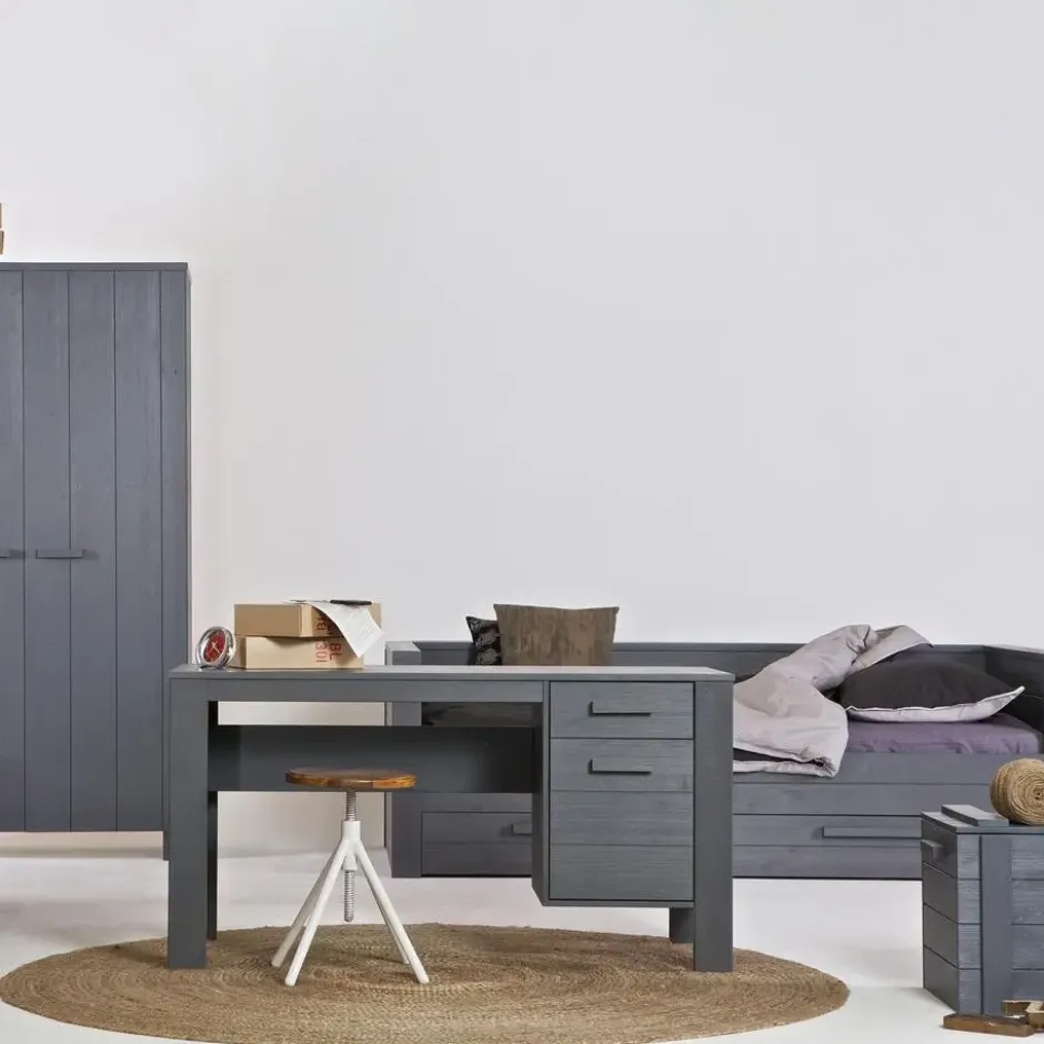 WOOOD Dennis Kast - Grenen Geborsteld - Staal Grijs - 111x202x55